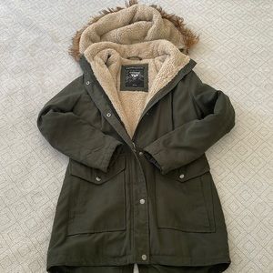 Olive green winter coat! Very warm!